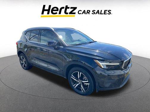 2024 Volvo XC40 CORE