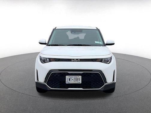 Snow White Pearl 2025 Kia Soul LX