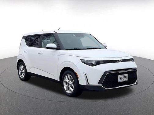 Snow White Pearl 2025 Kia Soul LX