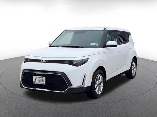 Snow White Pearl 2025 Kia Soul LX