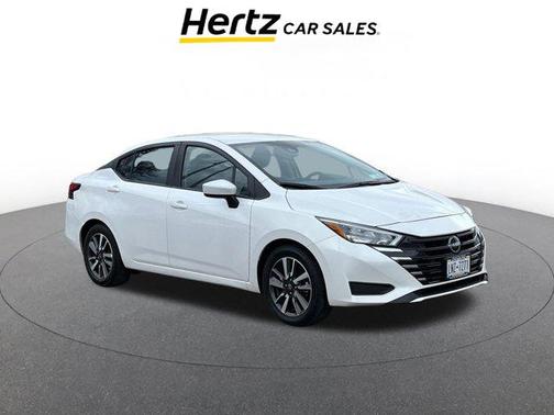 Aspen White Tricoat 2025 Nissan Versa 1.6 SV