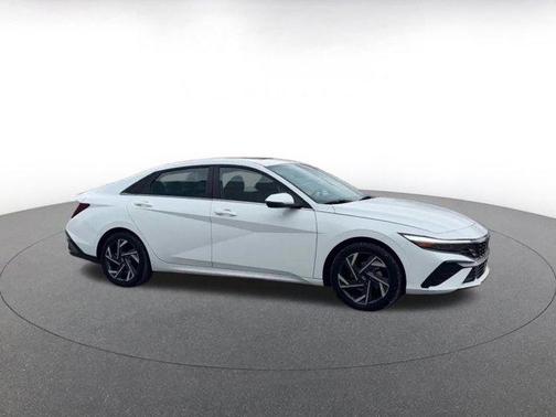 2025 Hyundai ELANTRA HEV Limited