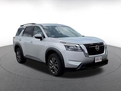 Brilliant Silver Metallic 2025 Nissan Pathfinder SV FWD