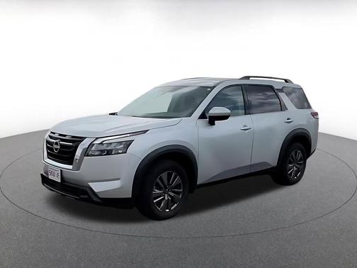 Brilliant Silver Metallic 2025 Nissan Pathfinder SV FWD