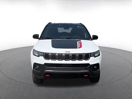 Bright White Clearcoat 2025 Jeep Compass Trailhawk