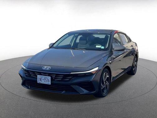 2025 Hyundai ELANTRA SEL