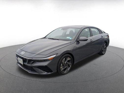 2025 Hyundai ELANTRA SEL