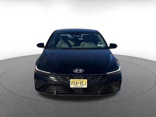 2025 Hyundai ELANTRA SEL