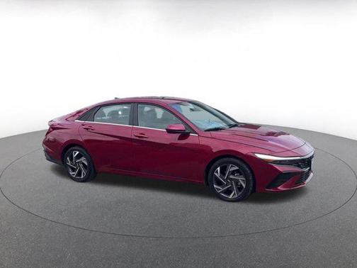 2025 Hyundai ELANTRA SEL