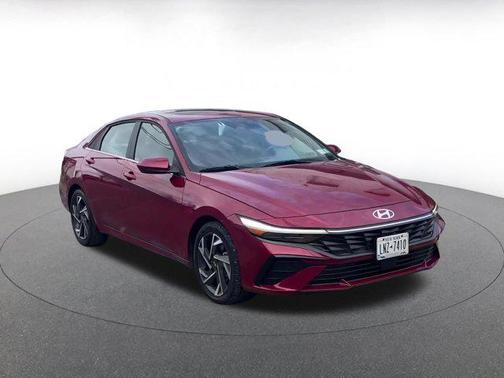 2025 Hyundai ELANTRA SEL