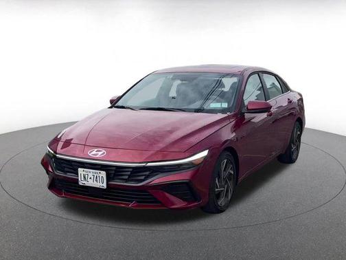 2025 Hyundai ELANTRA SEL