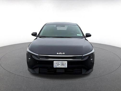Aurora Black Pearl 2025 Kia K4 LXS