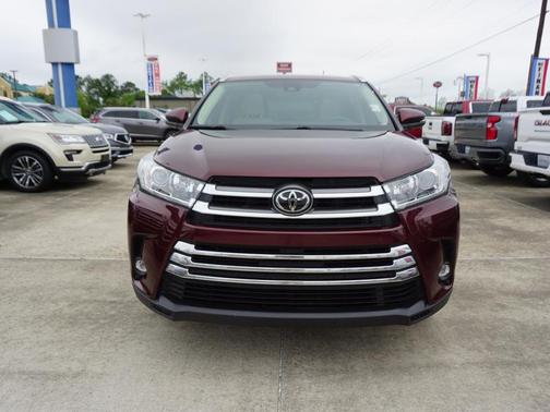 Photo 2 of 19 of 2019 Toyota Highlander Limited