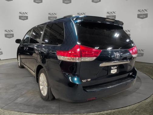 2011 Toyota Sienna XLE