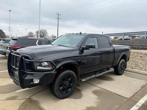 2017 RAM 2500 Laramie Crew Cab 4x4 6'4' Box