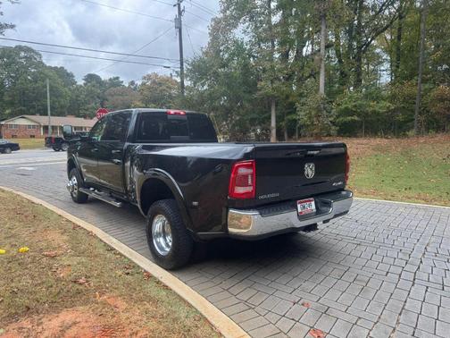 2022 RAM 3500 Laramie Crew Cab 4x4 8' Box