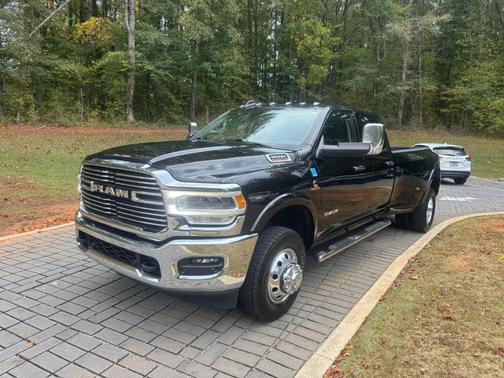 2022 RAM 3500 Laramie Crew Cab 4x4 8' Box
