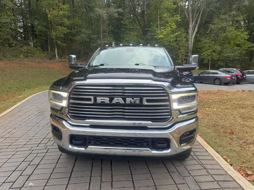 2022 RAM 3500 Laramie Crew Cab 4x4 8' Box