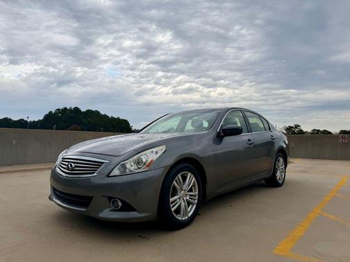 2015 INFINITI Q40 Base