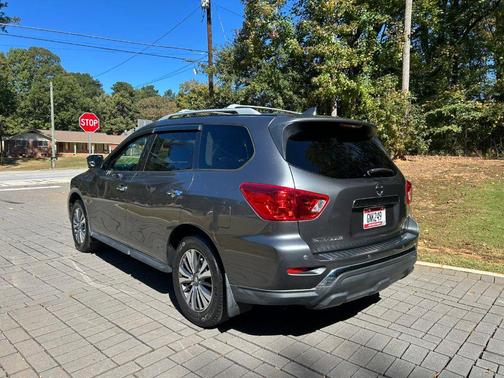 2020 Nissan Pathfinder SL 2WD