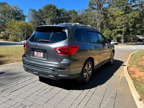 2020 Nissan Pathfinder SL 2WD