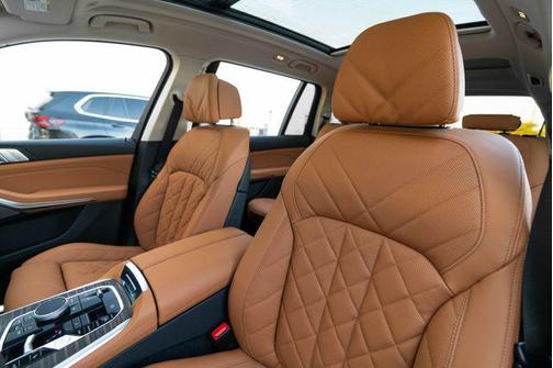 Tanzanite Blue II Metallic 2026 BMW X7 xDrive40i