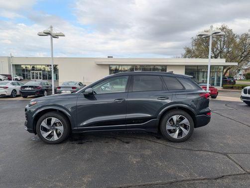 Manhattan Gray Metallic 2025 Audi Q6 e-tron Premium Plus quattro