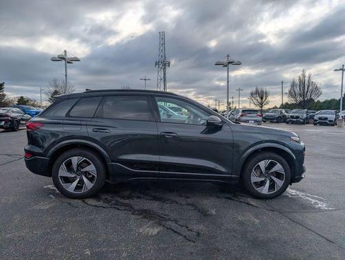 Manhattan Gray Metallic 2025 Audi Q6 e-tron Premium Plus quattro