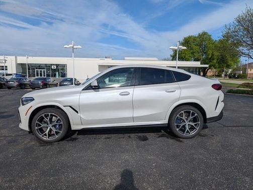 2021 BMW X6 M50i