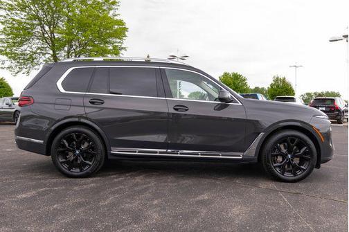 Dravit Grey Metallic 2024 BMW X7 xDrive40i