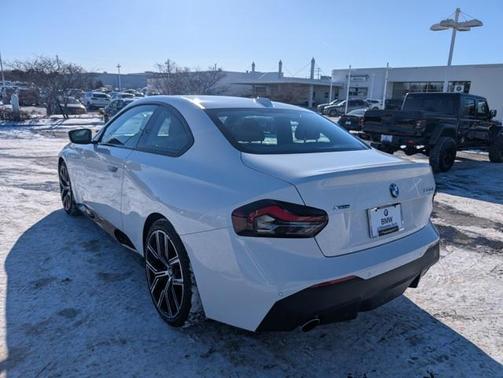 2023 BMW 230 i xDrive