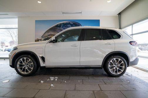 Alpine White 2026 BMW X5 PHEV xDrive50e
