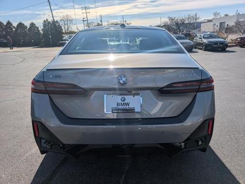 2026 BMW 550e xDrive