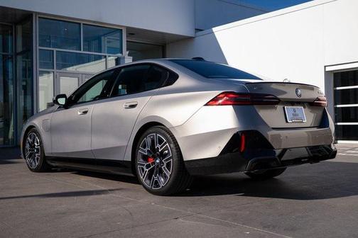 2026 BMW 550e xDrive