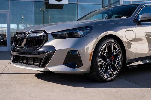 2026 BMW 550e xDrive