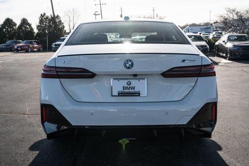 2025 BMW i5 M60