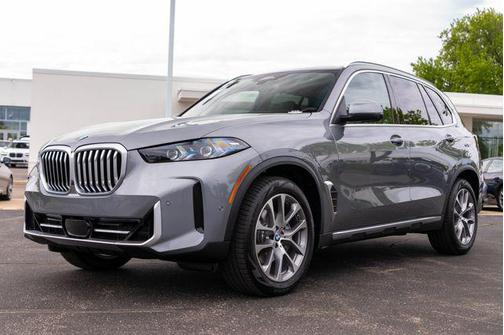 Skyscraper Grey Metallic 2026 BMW X5 xDrive40i