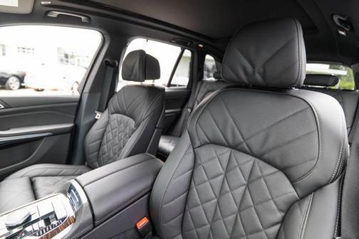 Skyscraper Grey Metallic 2026 BMW X5 xDrive40i