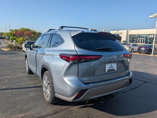 2023 Toyota Highlander Platinum
