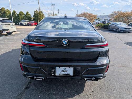 Black Sapphire Metallic 2023 BMW 760 i xDrive