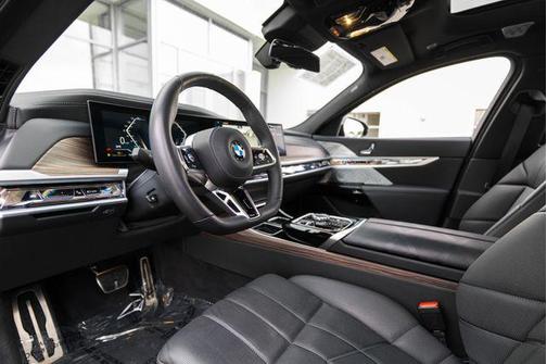 Black Sapphire Metallic 2023 BMW 760 i xDrive