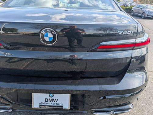 Black Sapphire Metallic 2023 BMW 760 i xDrive