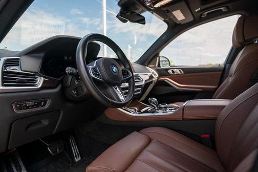 2021 BMW X5 M50i