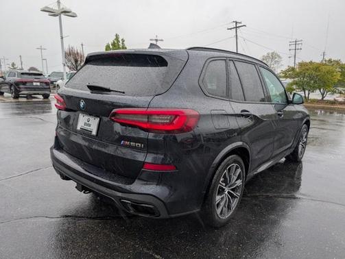 2021 BMW X5 M50i