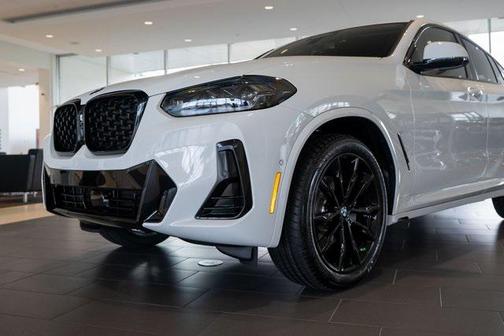 2025 BMW X4 xDrive30i