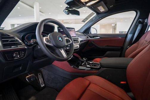 2025 BMW X4 xDrive30i