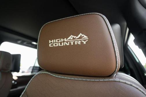 2023 Chevrolet Suburban 4WD High Country