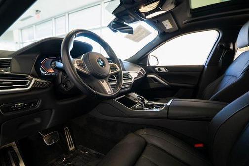 2022 BMW X6 M50i