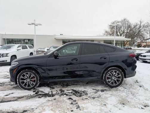 2022 BMW X6 M50i