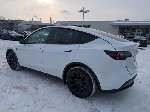 2022 Tesla Model Y Long Range Dual Motor All-Wheel Drive